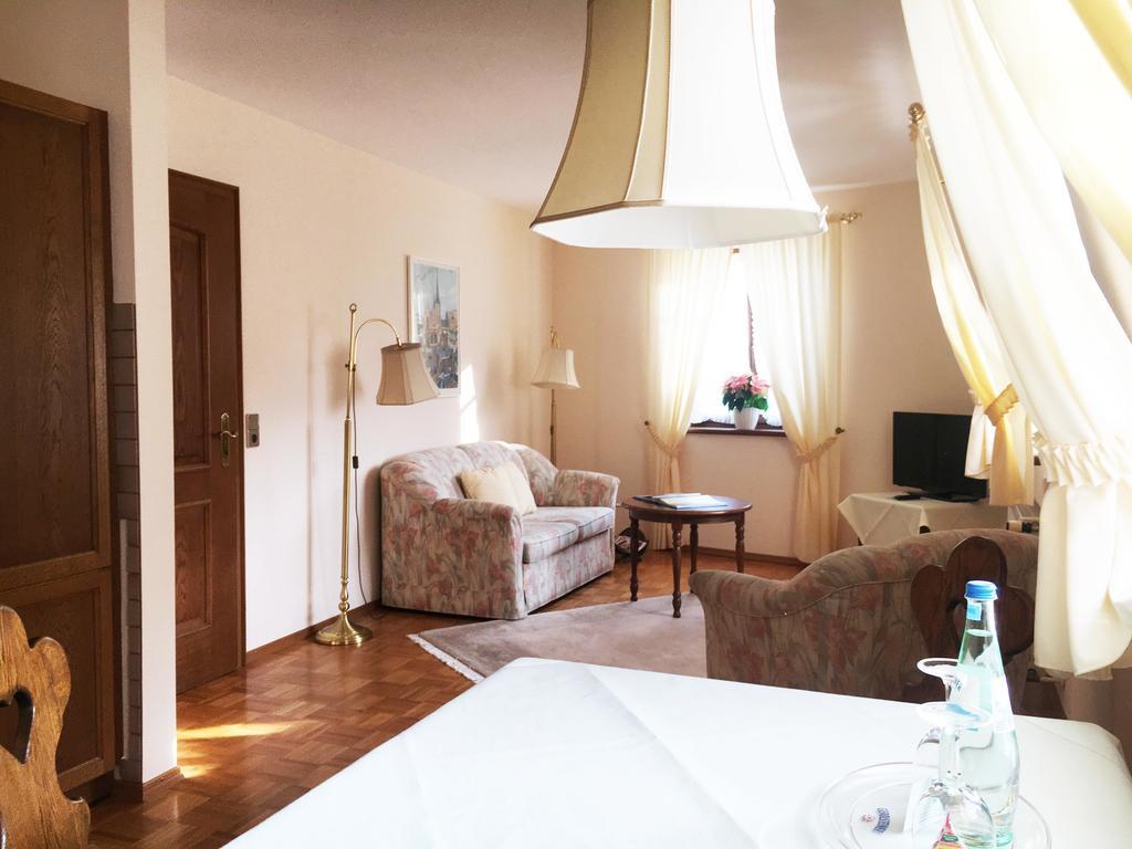 Hotel Krone Laudenbach  Extérieur photo